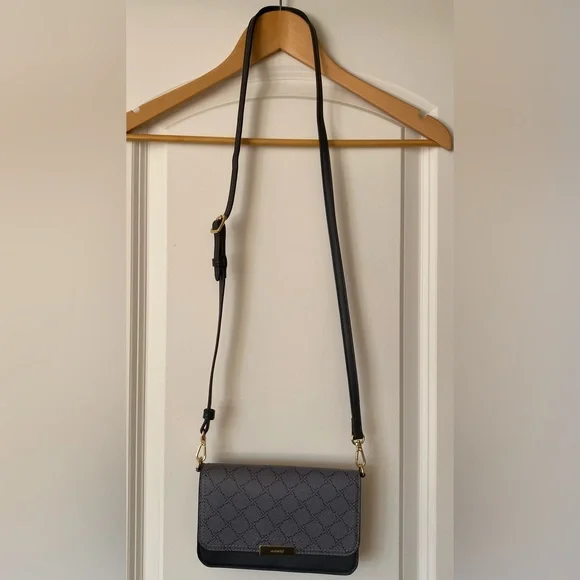 Nine West Navy Crossbody Purse / Wallet - Picture 8 of 8